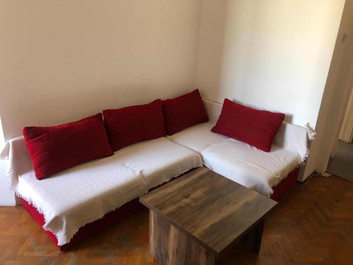 Lovely 1 Bedroom Apartment Close To Old Town Boekarest Buitenkant foto