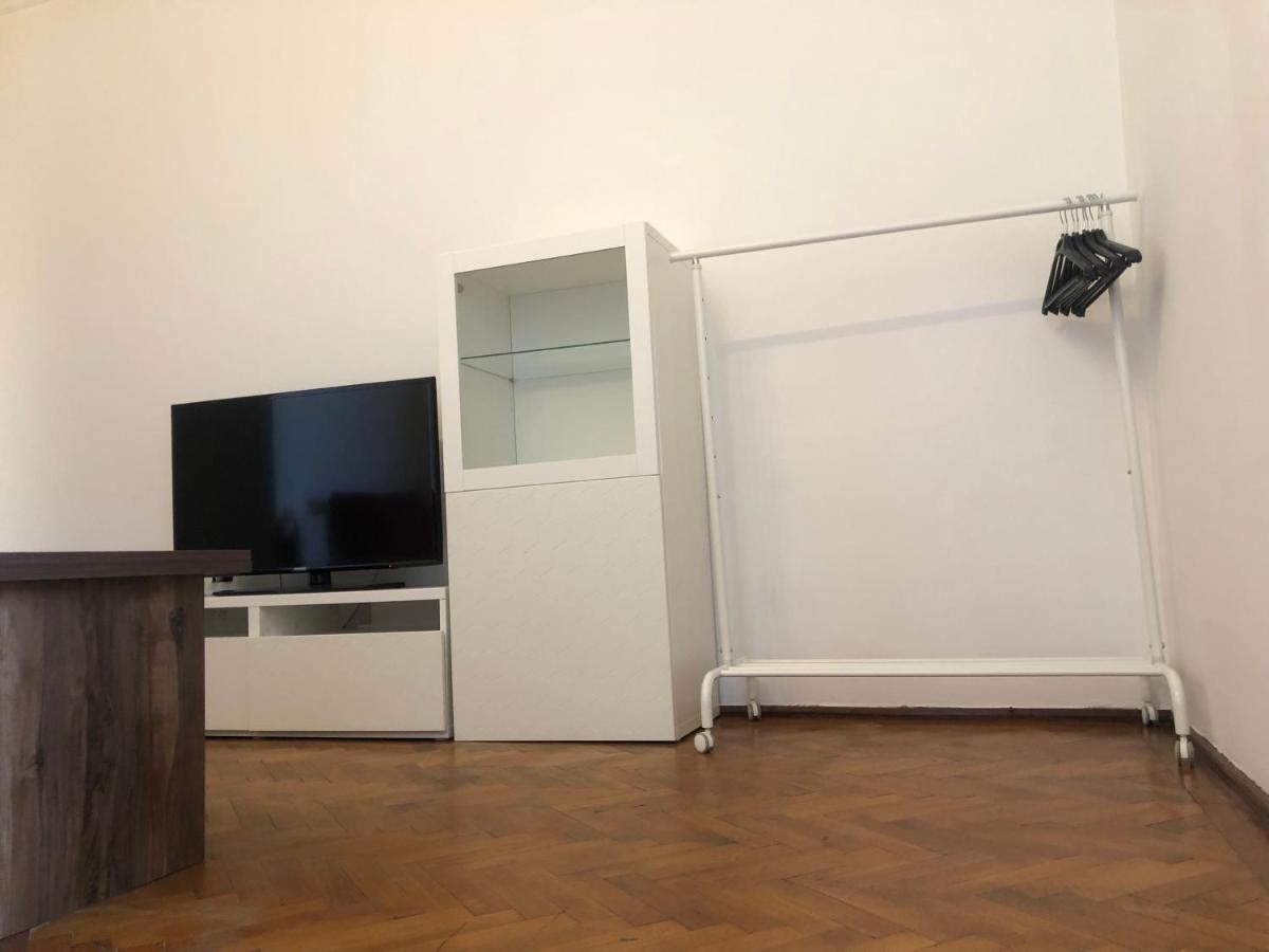 Lovely 1 Bedroom Apartment Close To Old Town Boekarest Buitenkant foto