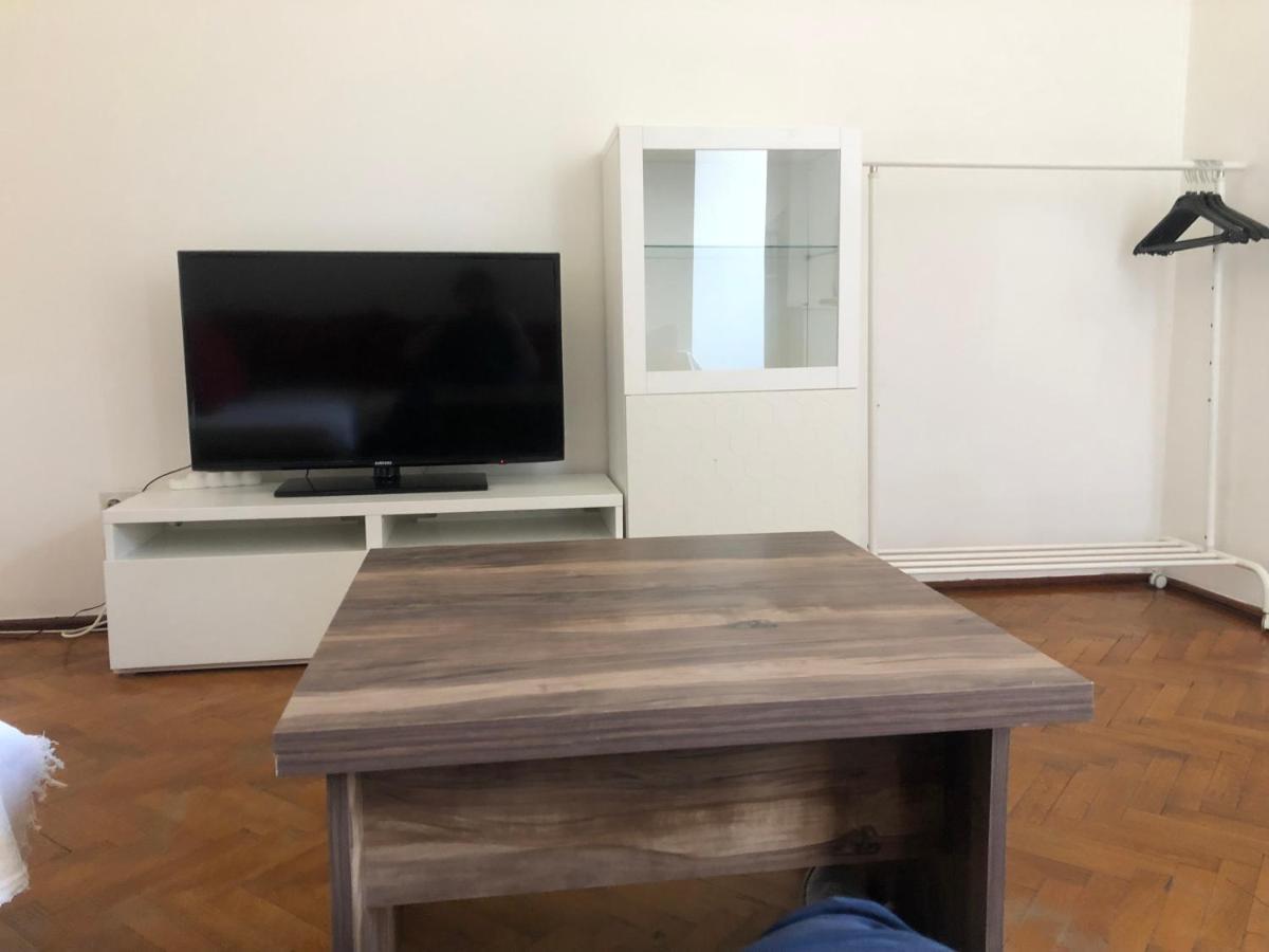 Lovely 1 Bedroom Apartment Close To Old Town Boekarest Buitenkant foto